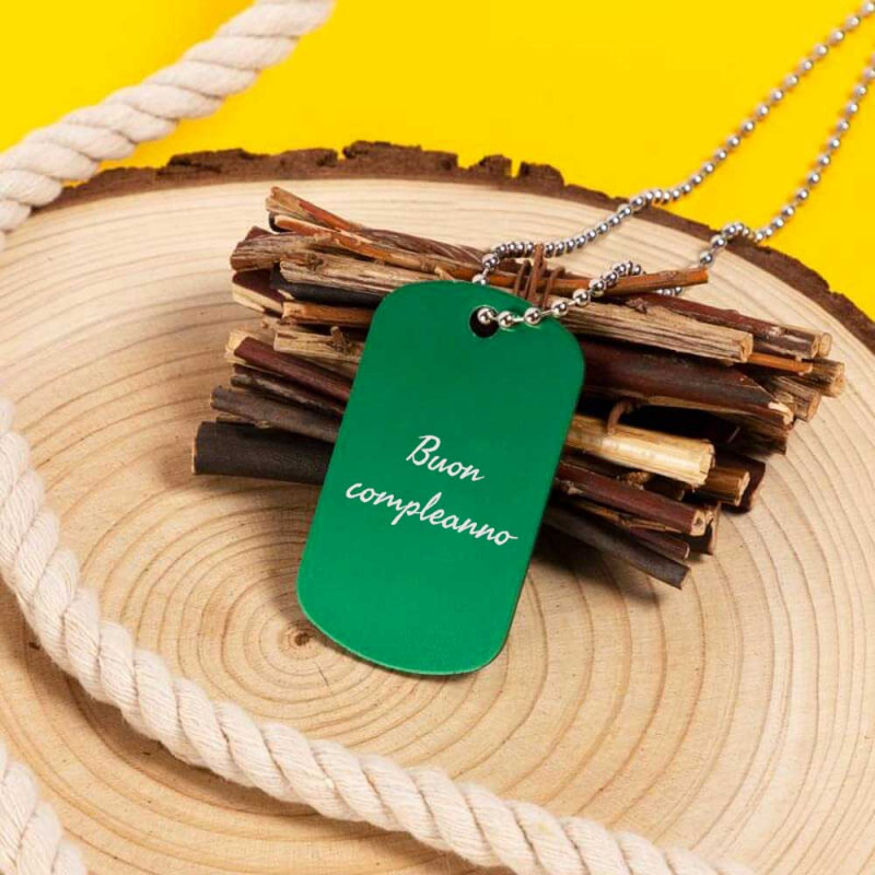 Dog tag verde personalizzato con incisione di testo